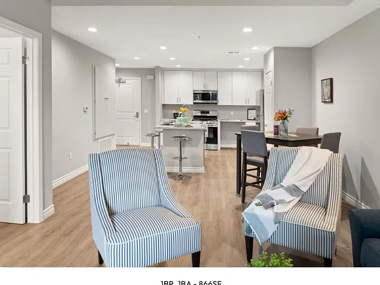 Centerpointe at Market Apartments - 3145 Market Street Riverside CA 92501 — Photo 14