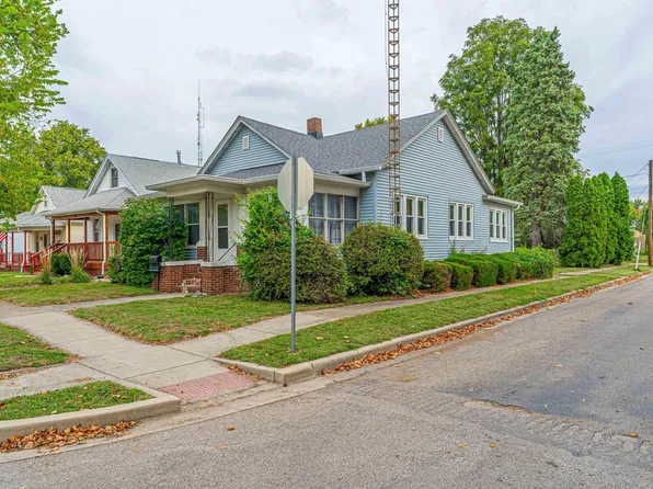 928 Broadway St, Lincoln, IL 62656