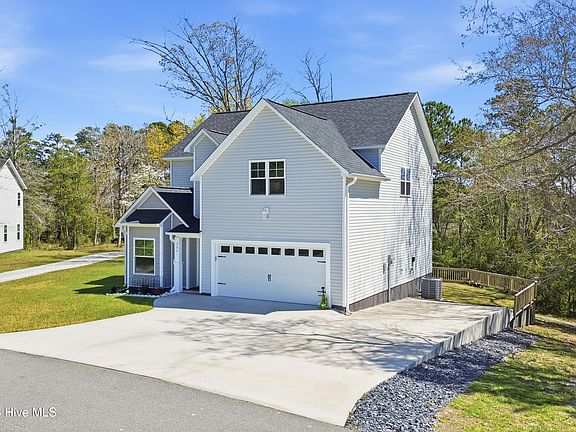 3rd image of 206 Baker Road