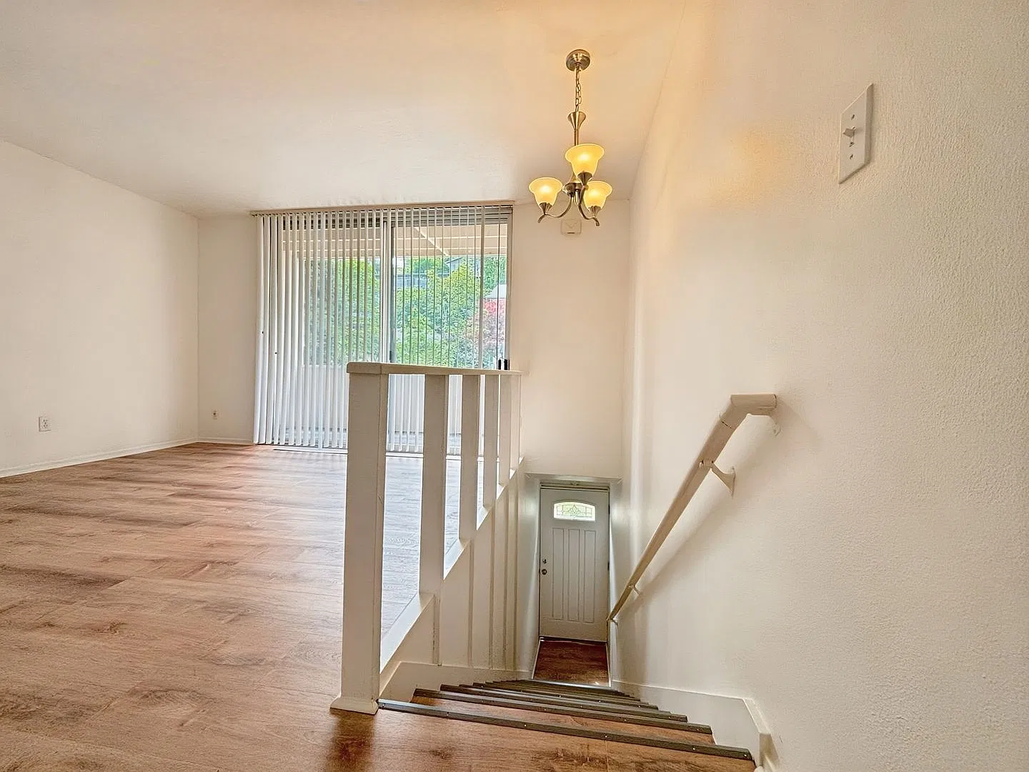 R0622 - Harrison House Apartments — Photo 3