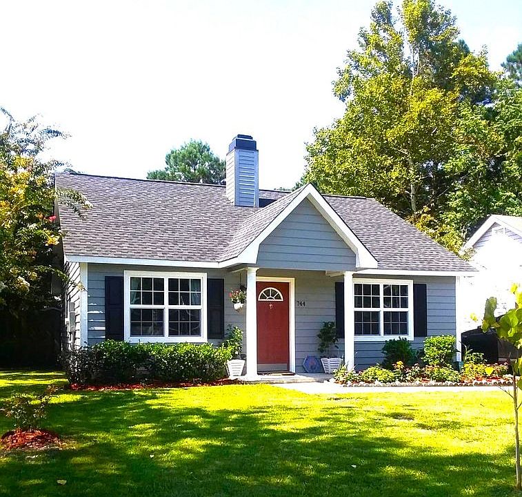 1st image of 744 Antler Dr