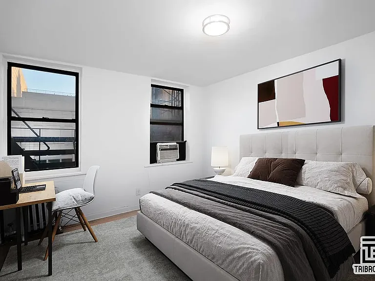 245 E 31st St #3D — Photo 2
