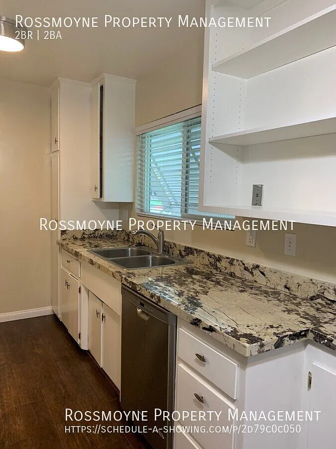$2500.00 / 2 Bedroom 2 Bath Townhouse-Style Apartment (Glendale) — Photo 3