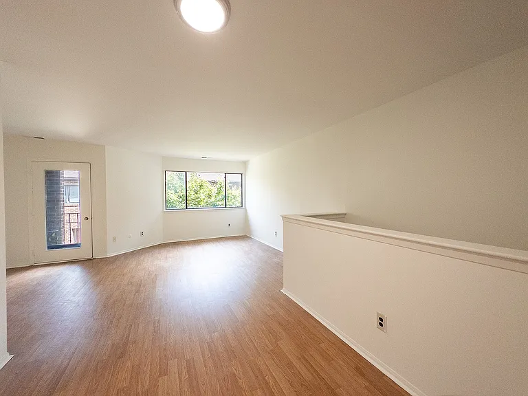 Court Commons — Photo 10