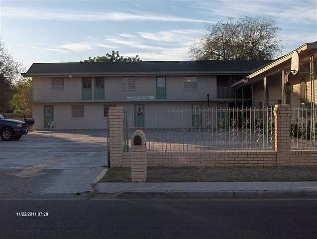 2nd image of 4020 Cedar Ave