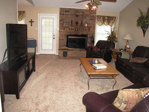 3rd image of 100 Brandy Wine Ln