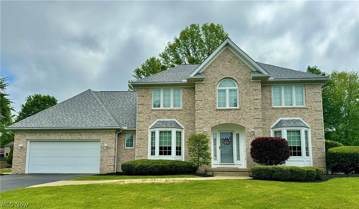 2043 Celestial Dr NE photo 1
