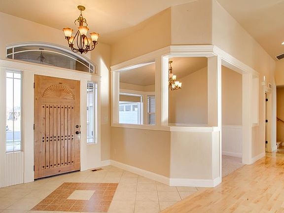 3rd image of 1169 Kaetzel Way