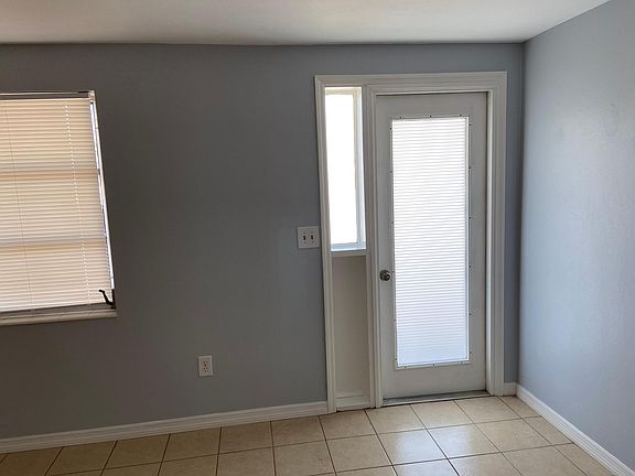 4th image of 3722 Bradford Dr