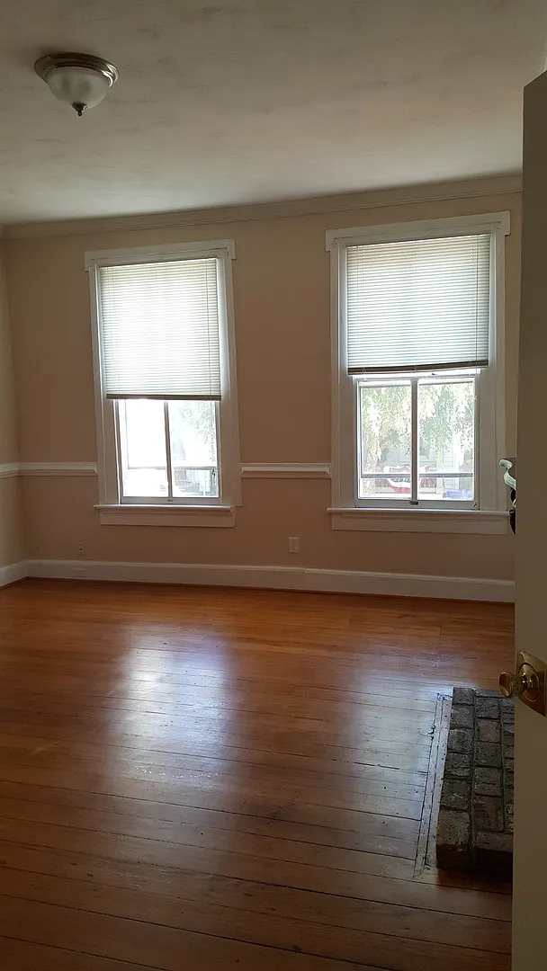 414 London Street — Photo 4