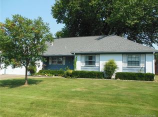 5915 S Marion Pl, Tulsa, OK 74135