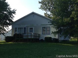 1002 E 1600 North Rd, Taylorville, IL 62568