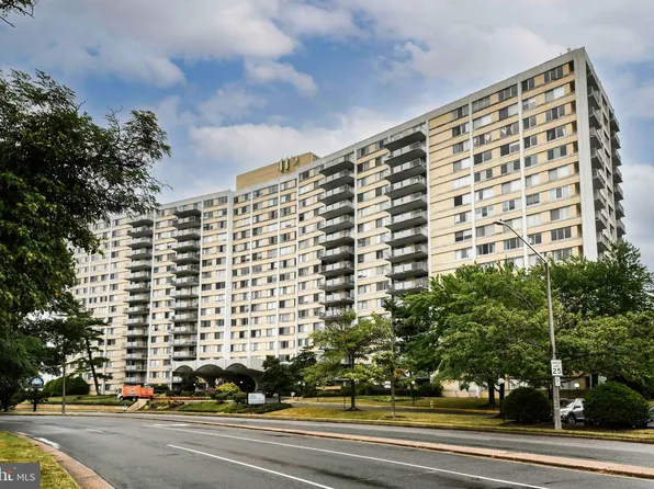 301 N Beauregard St APT 819, Alexandria, VA 22312