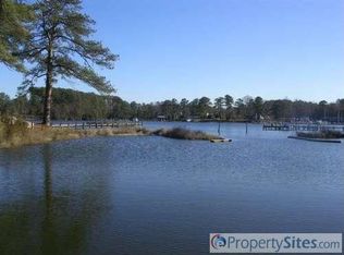 406 Old Mathews Ln, Mathews, VA 23068