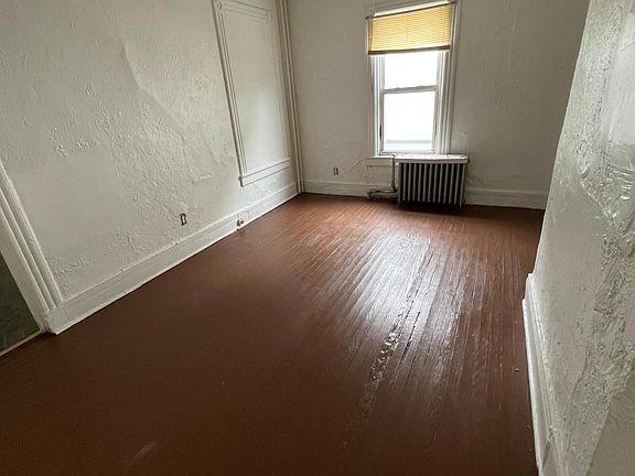 4th image of 333 S 6th Ave Floor 1