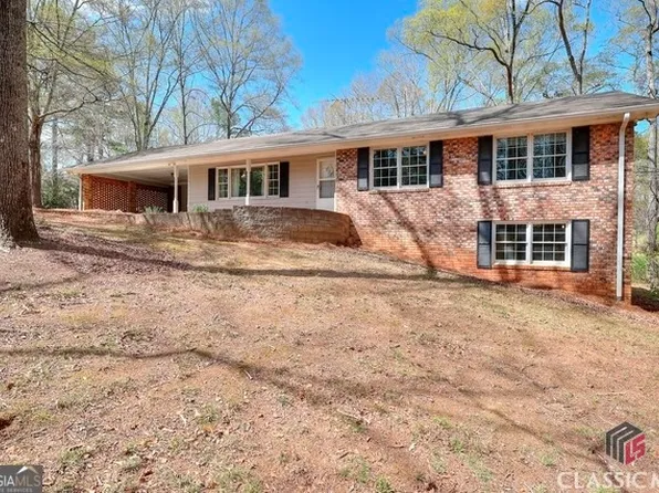 1040 Hill Cir, Bogart, GA 30622