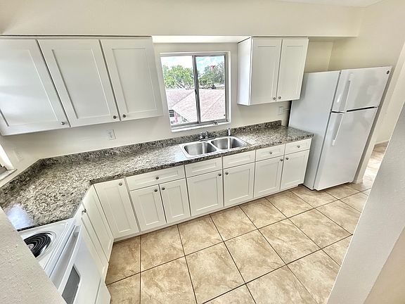 4th image of 4224 62nd St W #4224