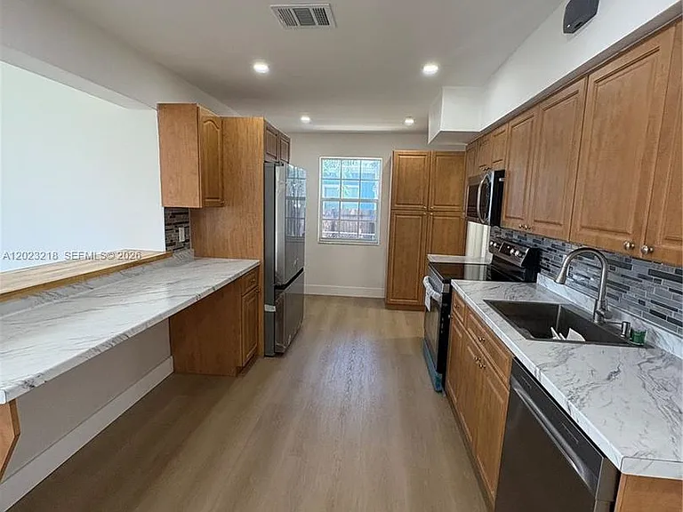 7150 SW 10th St #7150 — Photo 6