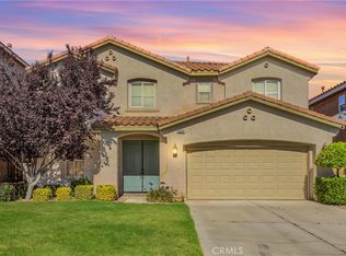 9036 Calico Ct, Oak Hills, CA 92344