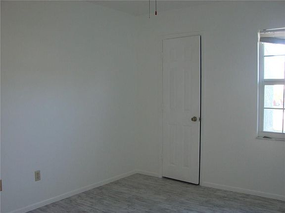 4th image of 1310 SE Vestridge Ln