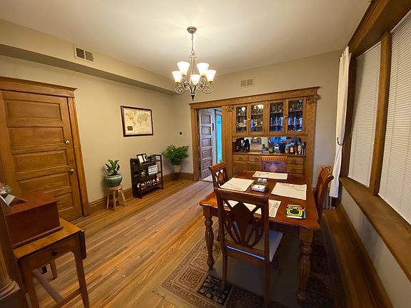 3rd image of 1539 N Leavitt St #2