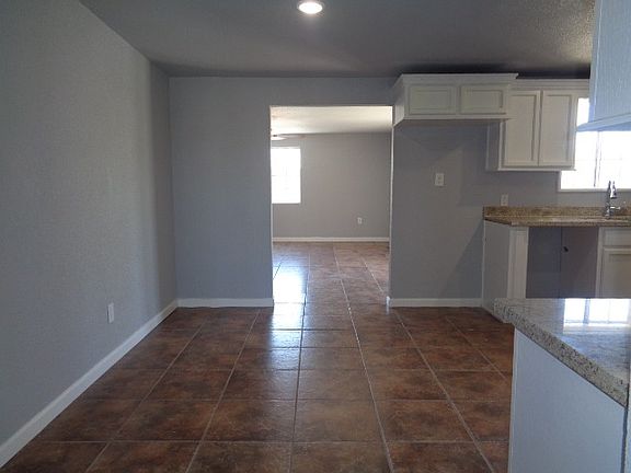 4th image of 1565 E 22nd Pl