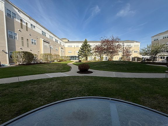 3rd image of 140 Railroad Ave #Ub102