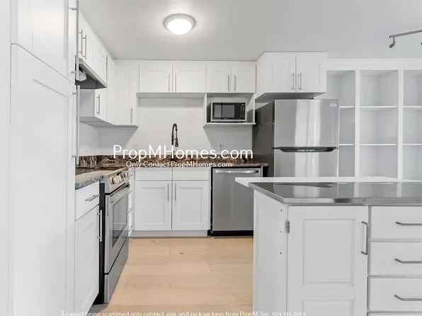 7937 SW 40th Ave APT E, Portland, OR 97219
