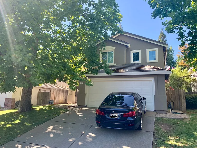904 Tanner Ct — Photo 2
