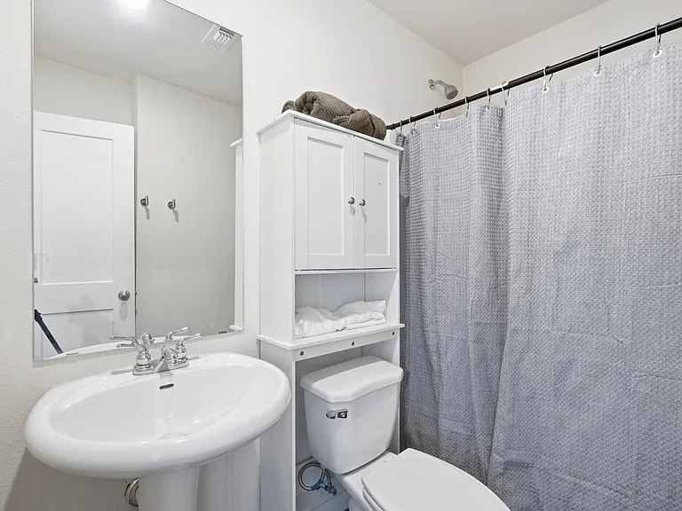 1327 Beech St — Photo 12
