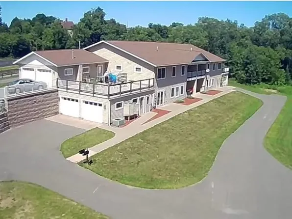 430 N 4th St, Ishpeming, MI 49849