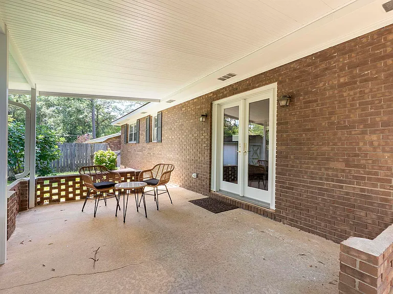 1726 Greenwood Cir — Photo 68
