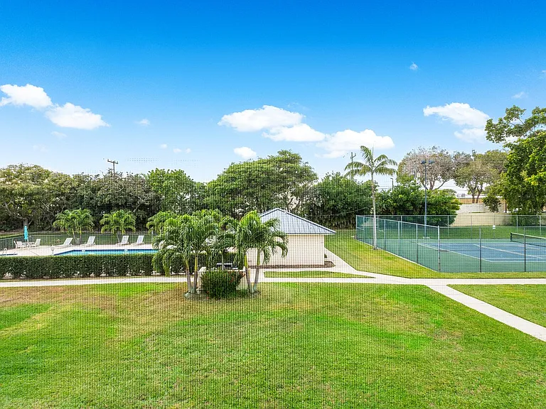 3118 Florida Blvd — Photo 22