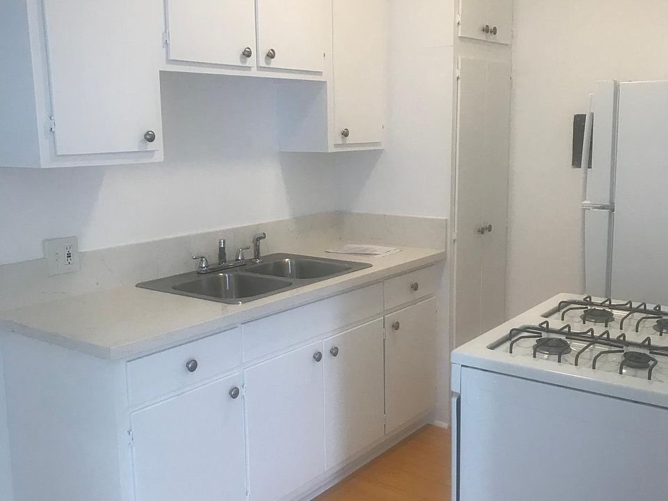 1st image of 3419 Jasmine Ave #9