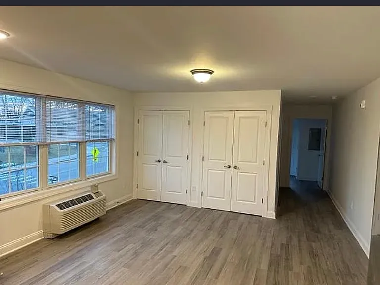 285 Parker Ave #2D — Photo 9