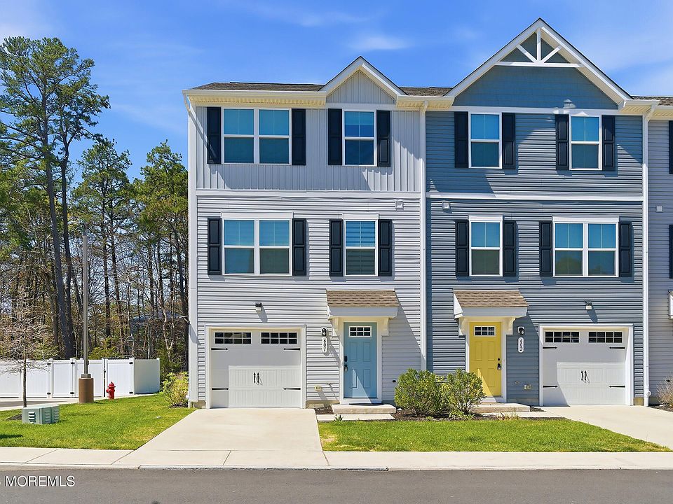 1st image of 601 Cyprus Court