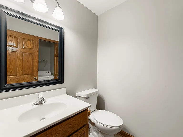 1477 Stonefield Dr — Photo 6