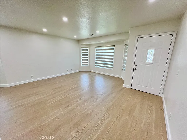 759 E Avenue J6 — Photo 9