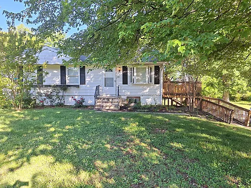 108 W Earleigh Heights Rd Photo 1
