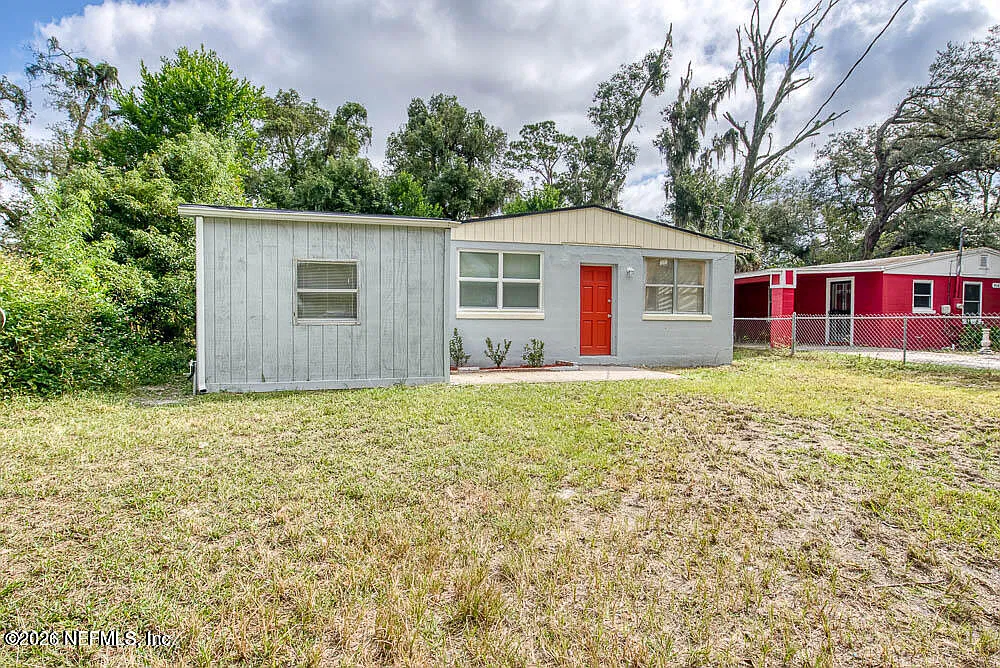 4 bed, 1.0 bath, 1025 sqft, $1,400 — Photo 2