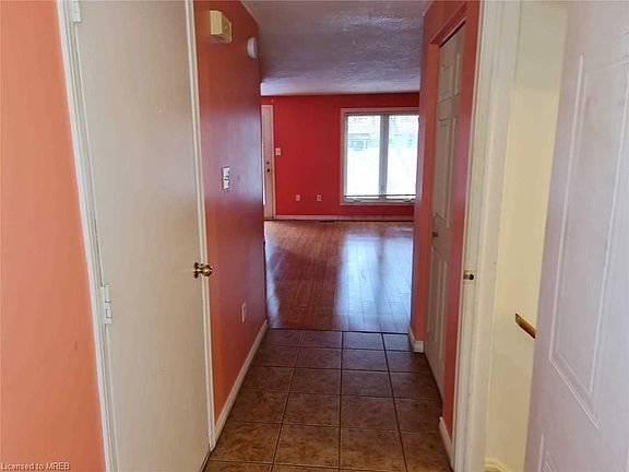 2nd image of 78 Grandridge Cres
