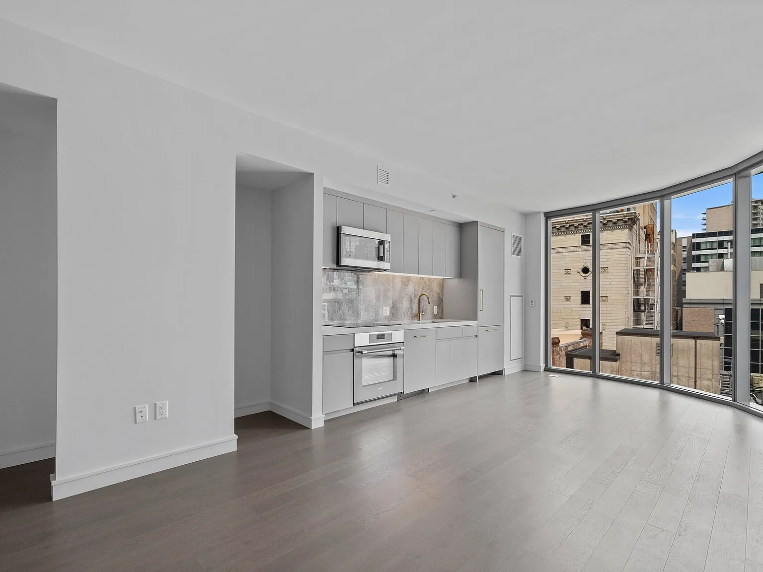 Studio, 578 sqft, $4,000 — Photo 4