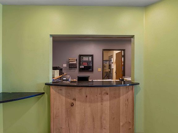 Lobby and Guest Check-in