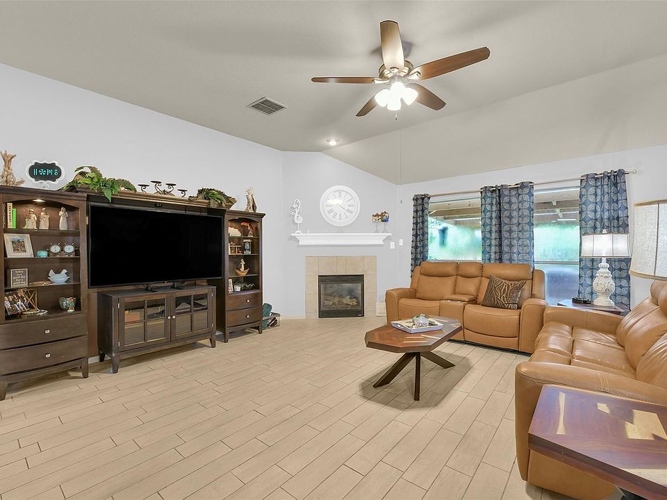 1st image of 203 Green Isle Ave
