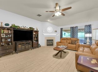 203 Green Isle Ave, Dickinson, TX 77539