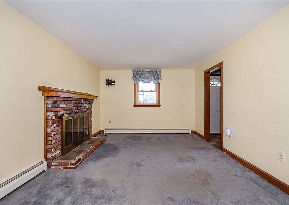 667 South St, Tewksbury, MA 01876 Zillow