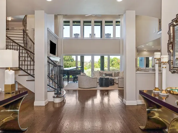 2363 Clubhouse Dr, Rocklin, CA 95765