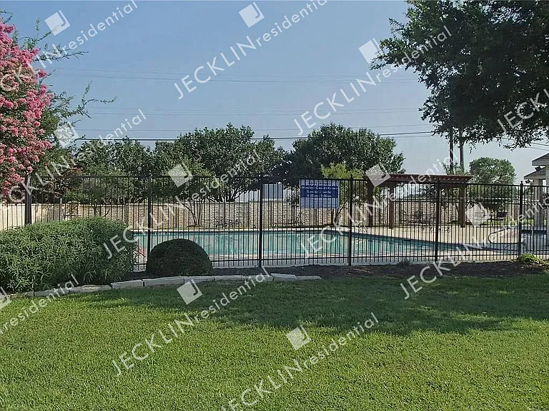 2415 Candle Ridge Trl — Photo 39