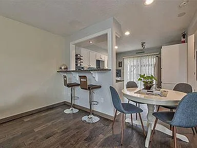 4 bed, 2.5 bath, 1850 sqft, $2,250 — Photo 4
