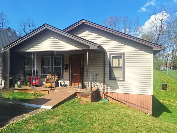 916 Pine Grove Ave, Johnson City, TN 37601